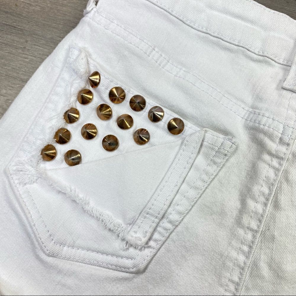 Special A Studded Raw Hem Jean Shorts White Size M - Picture 5 of 9